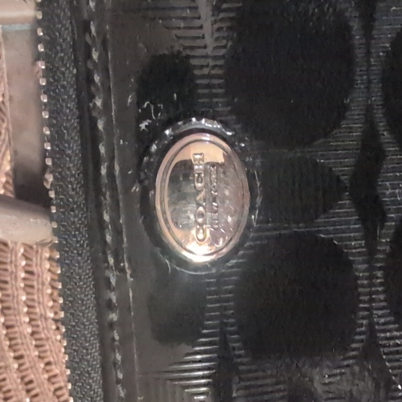 Coach Zip Around Black Patent Leather Wallet - Picture 2 of 6